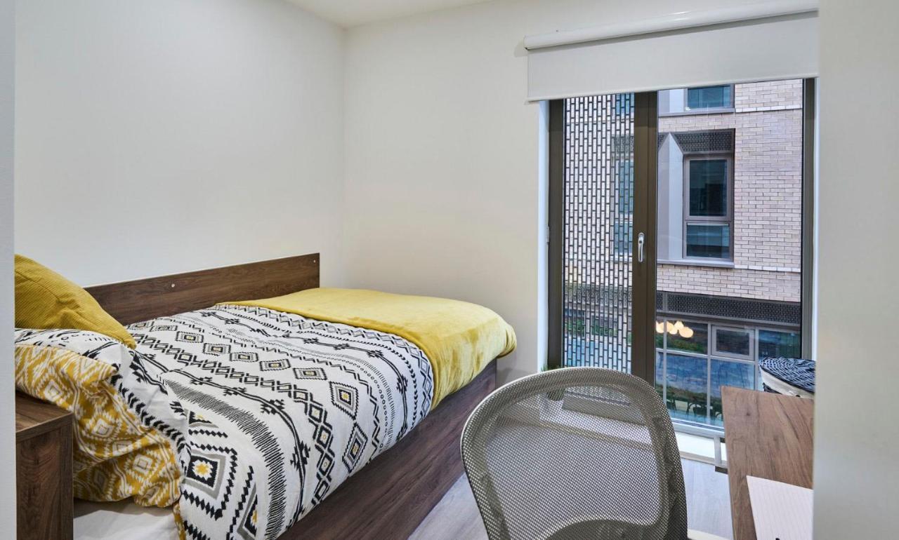 For Students Only The Oaks In Coventry Apartment Exterior photo