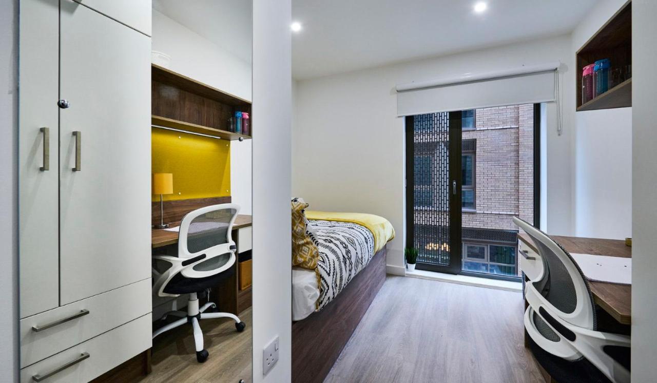 For Students Only The Oaks In Coventry Apartment Exterior photo